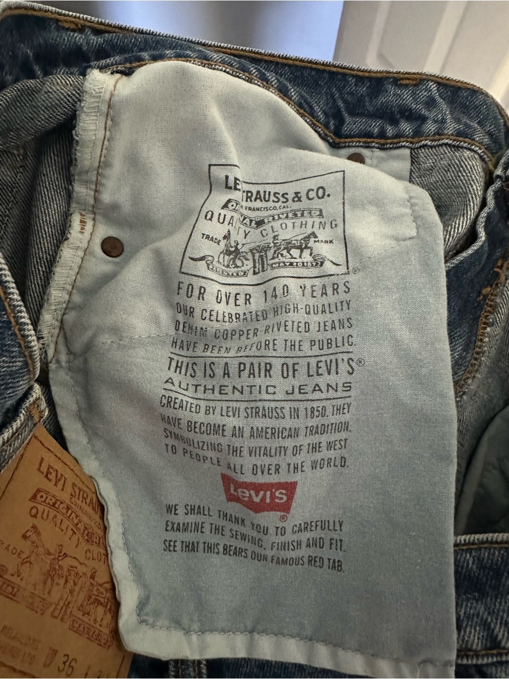 Size 36 Levi’s 550 Men’s Vintage Made In Canada Relaxed Tapered Jeans Blue - Picture 8 of 8
